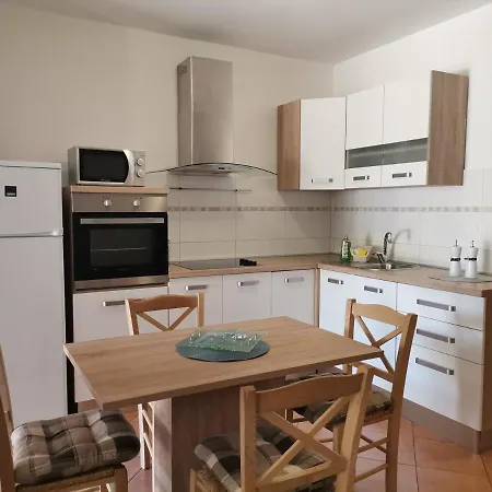 Apartment Renato *